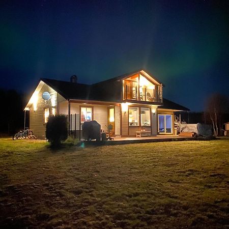 Cottage With Good Standard Next To Neiden River Exterior foto