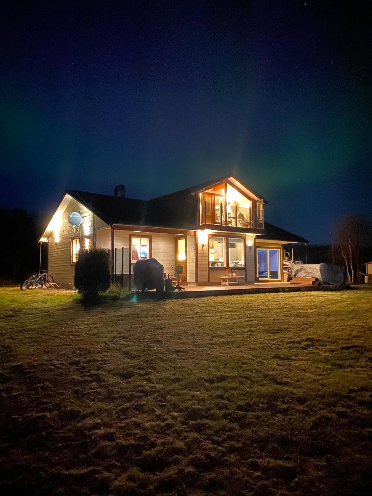 Cottage With Good Standard Next To Neiden River Exterior foto